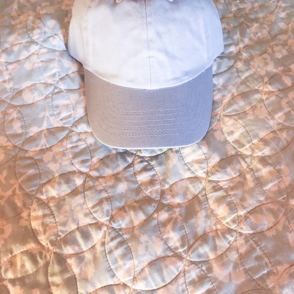 Women’s Caps - Picture 5 of 16